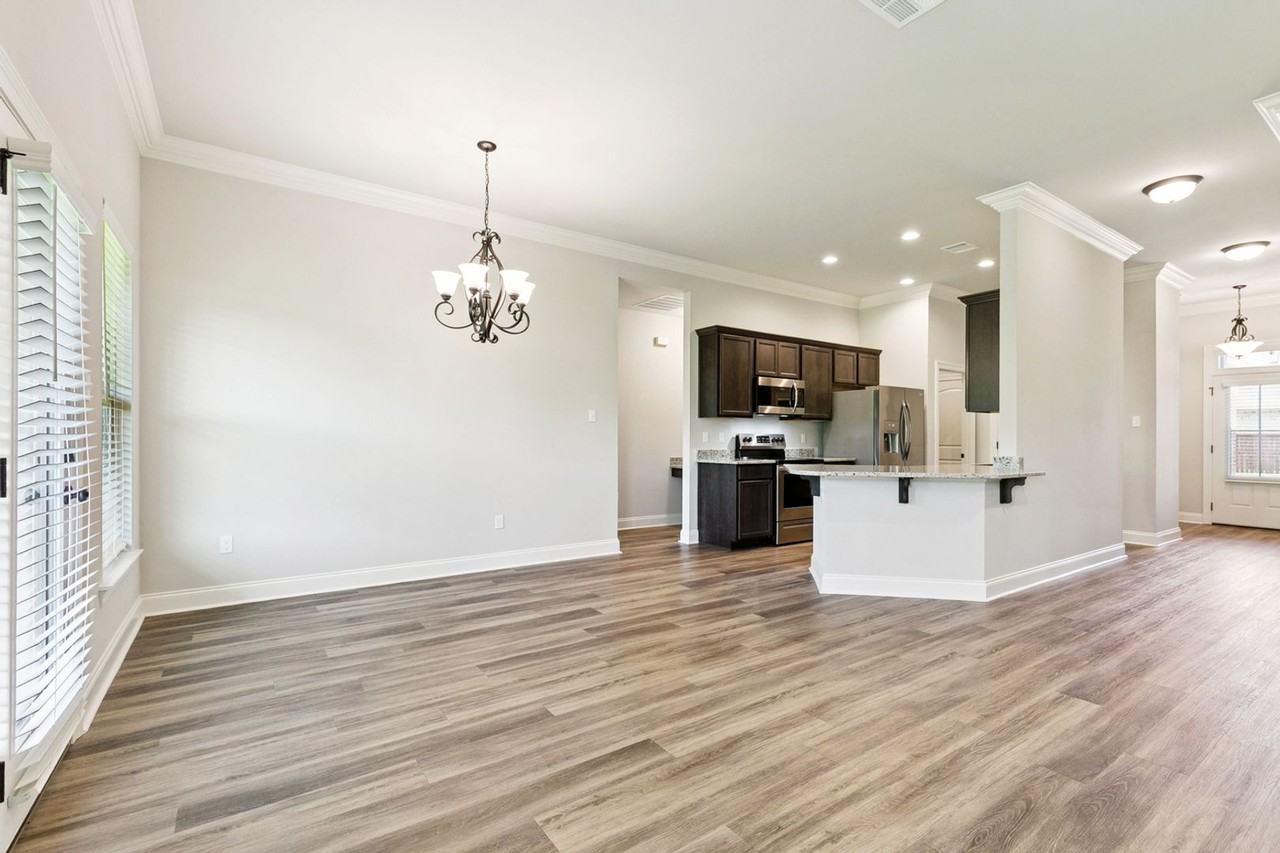 2551 Frazier St - Photo 3 of 16