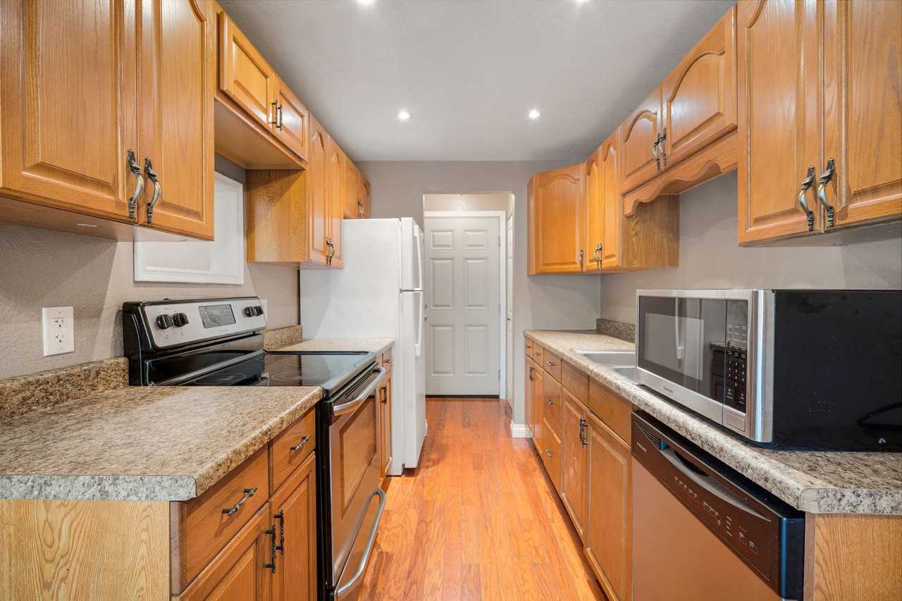 12522 Ne 117th Pl - Photo 6 of 13