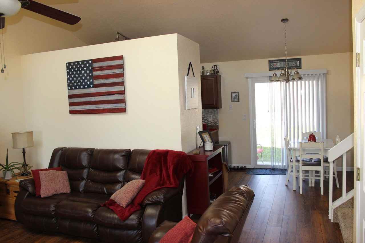 532 Dix Cir - Photo 3 of 19