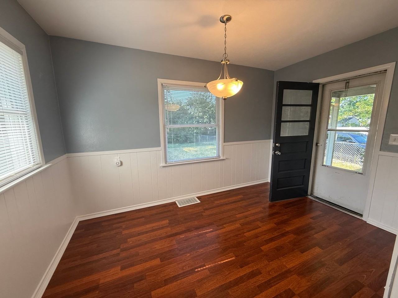 804 Bryant St Sw - Photo 3 of 12