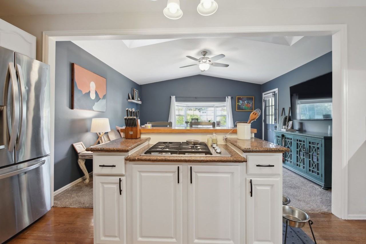 18357 W 58th Dr - Photo 3 of 25