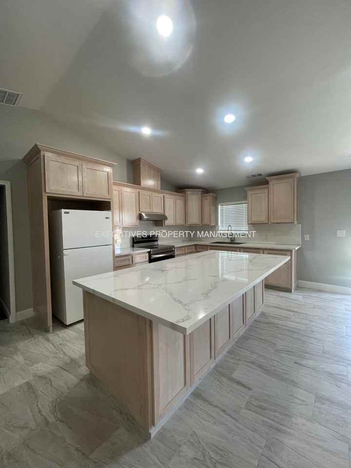 1957 W State Highway 140 - Photo 2 of 18