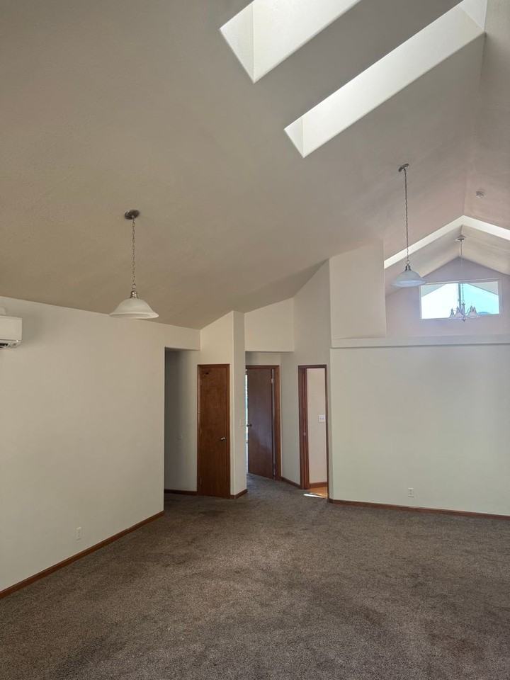 75620 London Rd - Photo 2 of 14