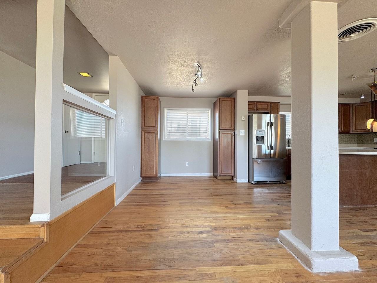 3236 Titanic Ave - Photo 7 of 23