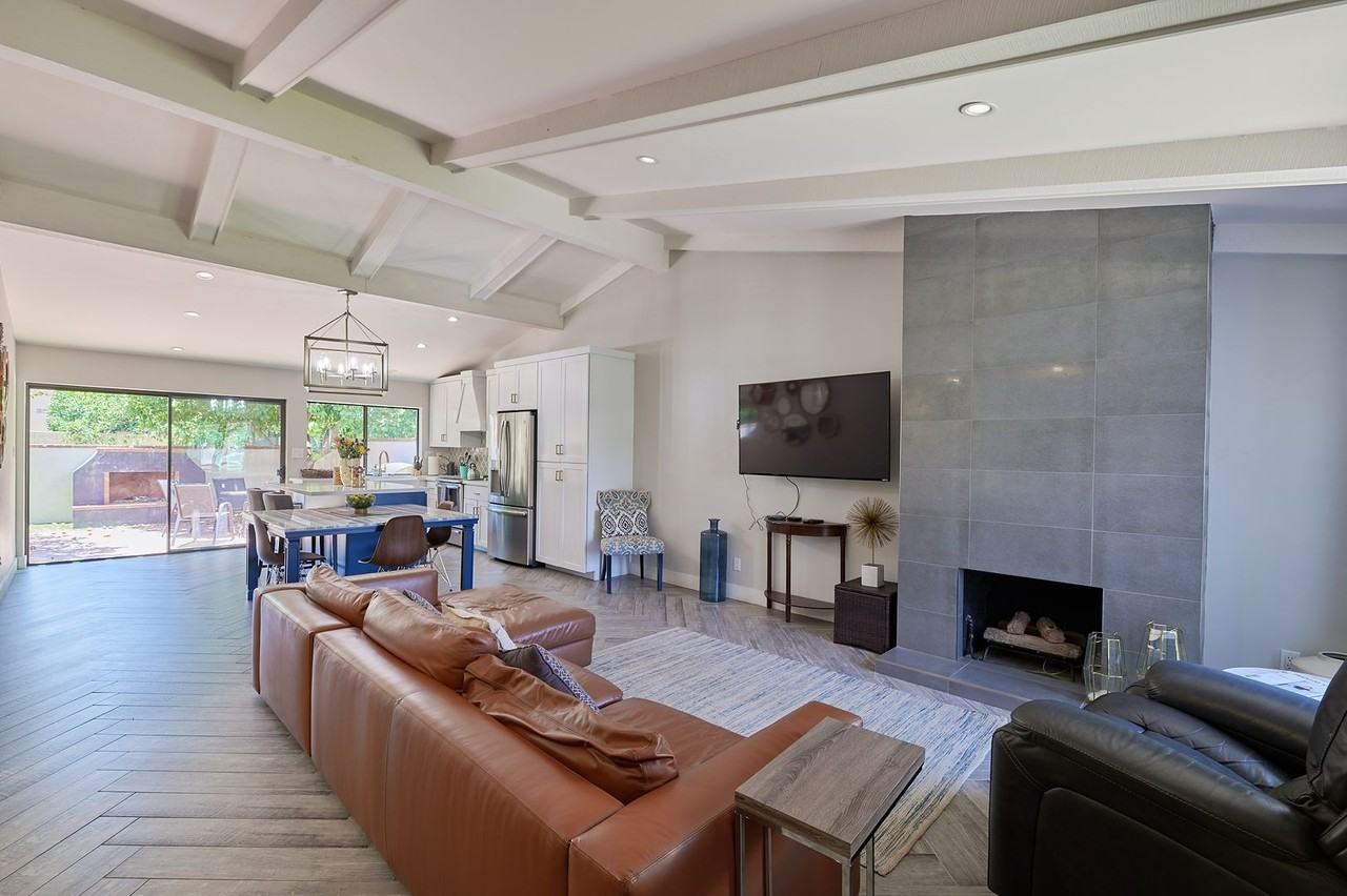 5750 N Scottsdale Rd - Photo 2 of 24