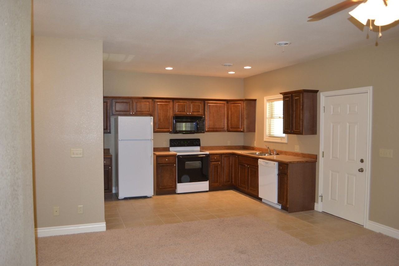 Goodin Fourplex - Photo 3 of 24