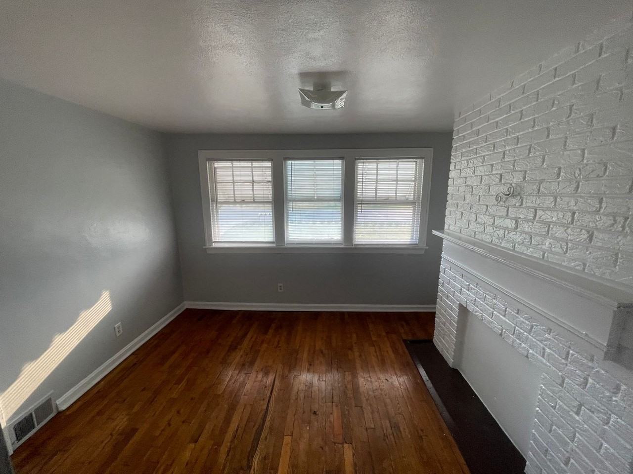 4647 N Brady St #6 - Photo 4 of 22