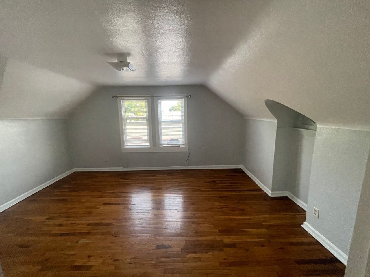 4647 N Brady St #6 - Photo 5 of 22