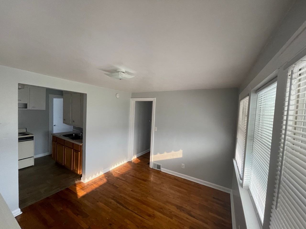 4647 N Brady St #6 - Photo 7 of 22