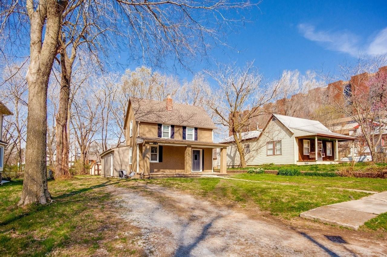 110 S Park Ave - Photo 2 of 24