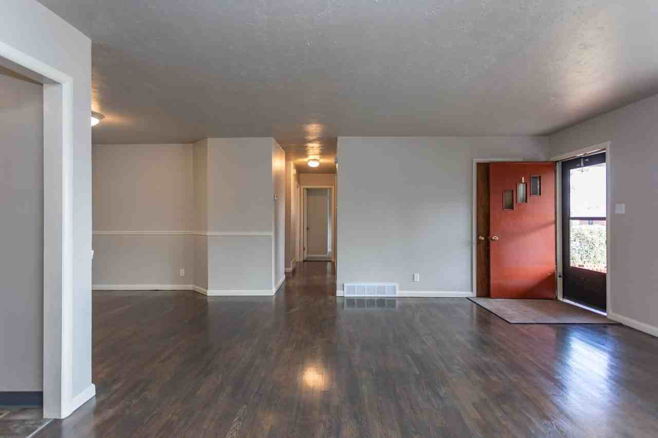 614 W Ramona Ave - Photo 3 of 33