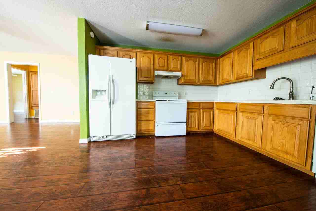 434 W Holly St - Photo 3 of 15