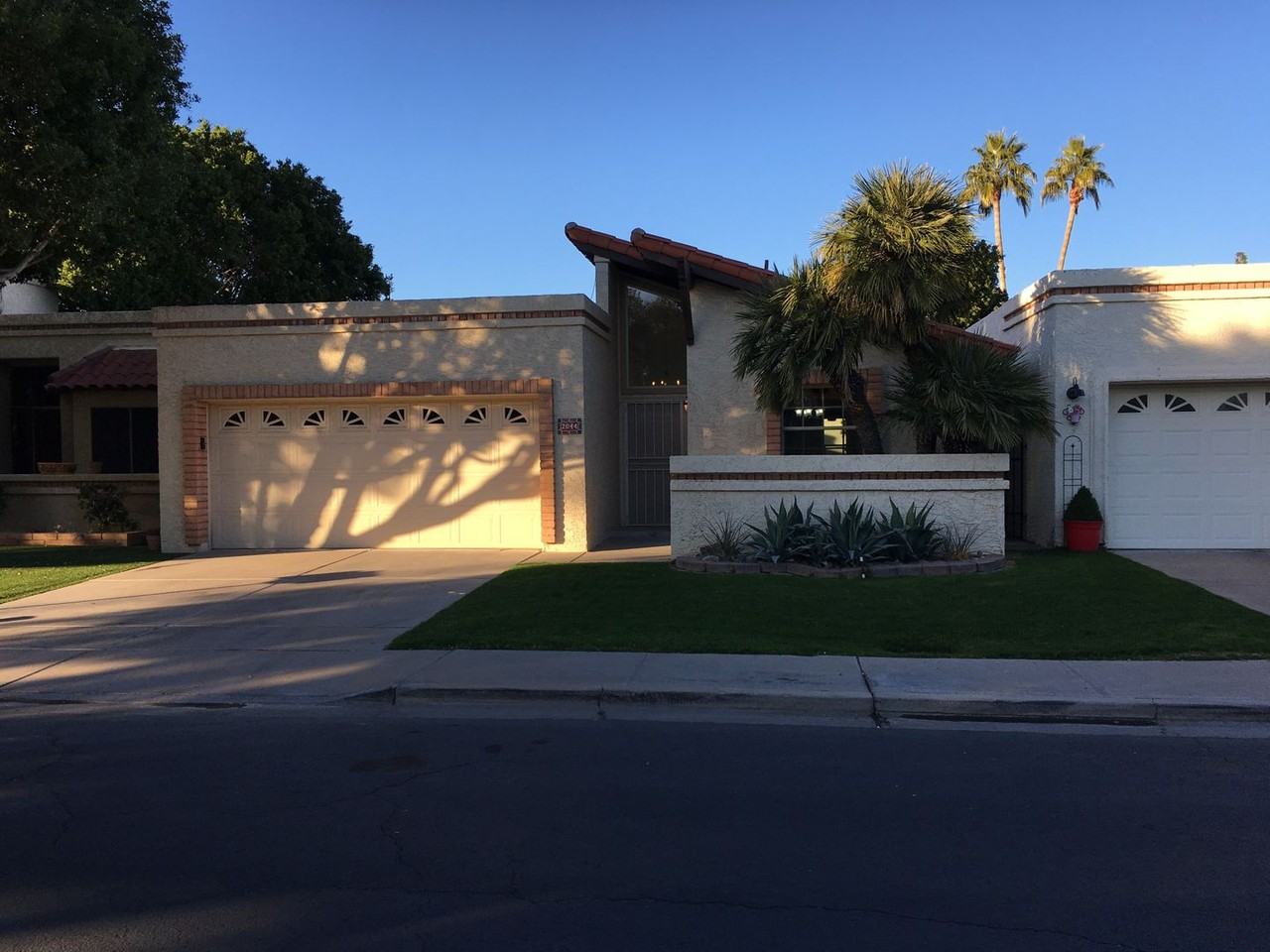 2044 W Nopal Ave - Photo 2 of 25