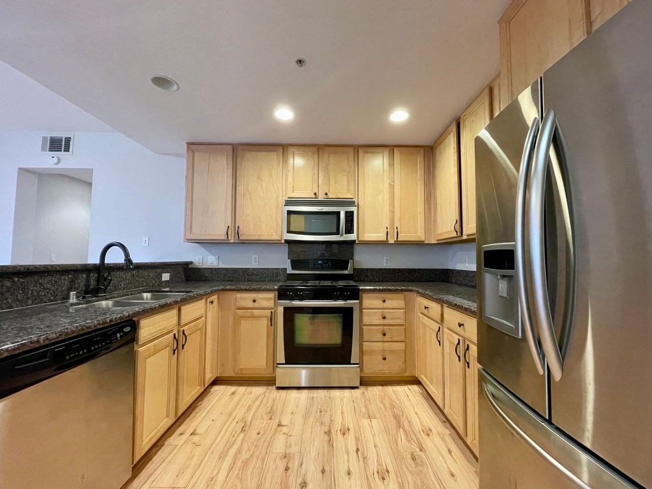 63 Bassett St - Photo 4 of 13
