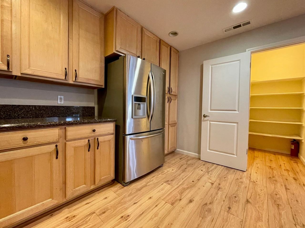 63 Bassett St - Photo 6 of 13