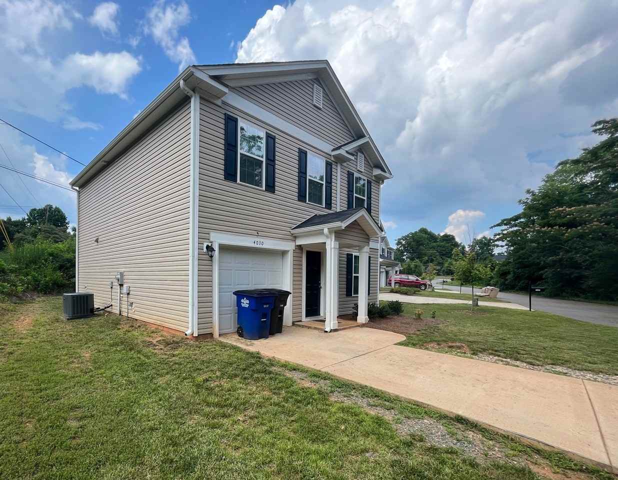 4030 Gibb Ct - Photo 2 of 37