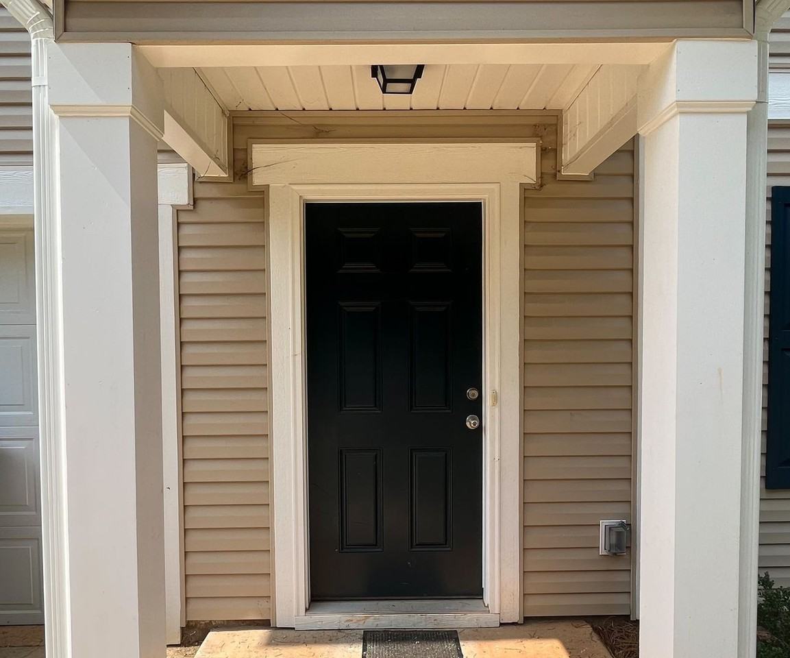 4030 Gibb Ct - Photo 5 of 37