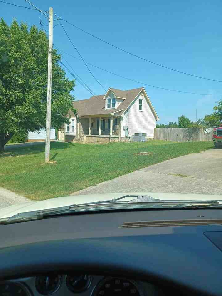 421 Bluff Dr - Photo 2 of 29