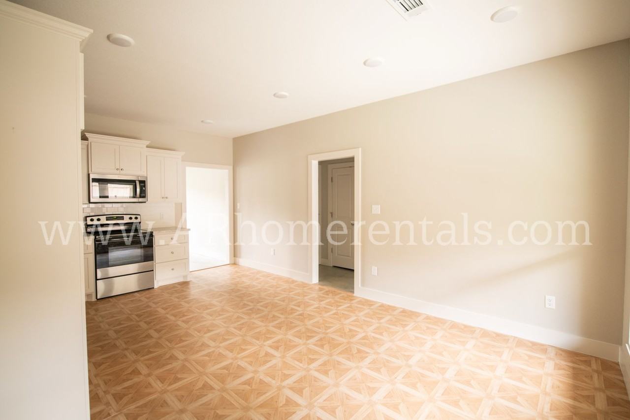 11 Jon Ross Dr - Photo 3 of 10