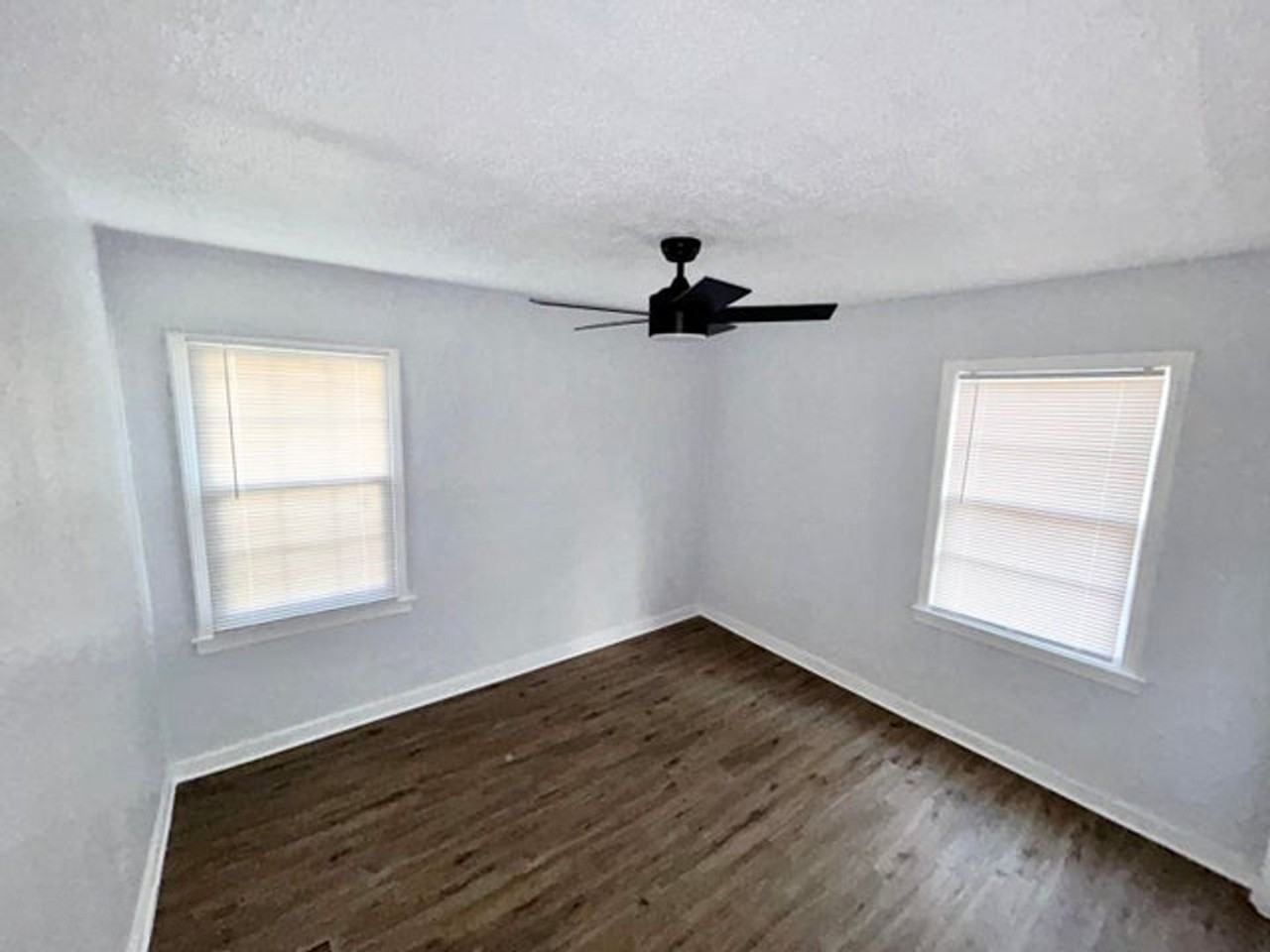 1058 Combs Street - Photo 2 of 9