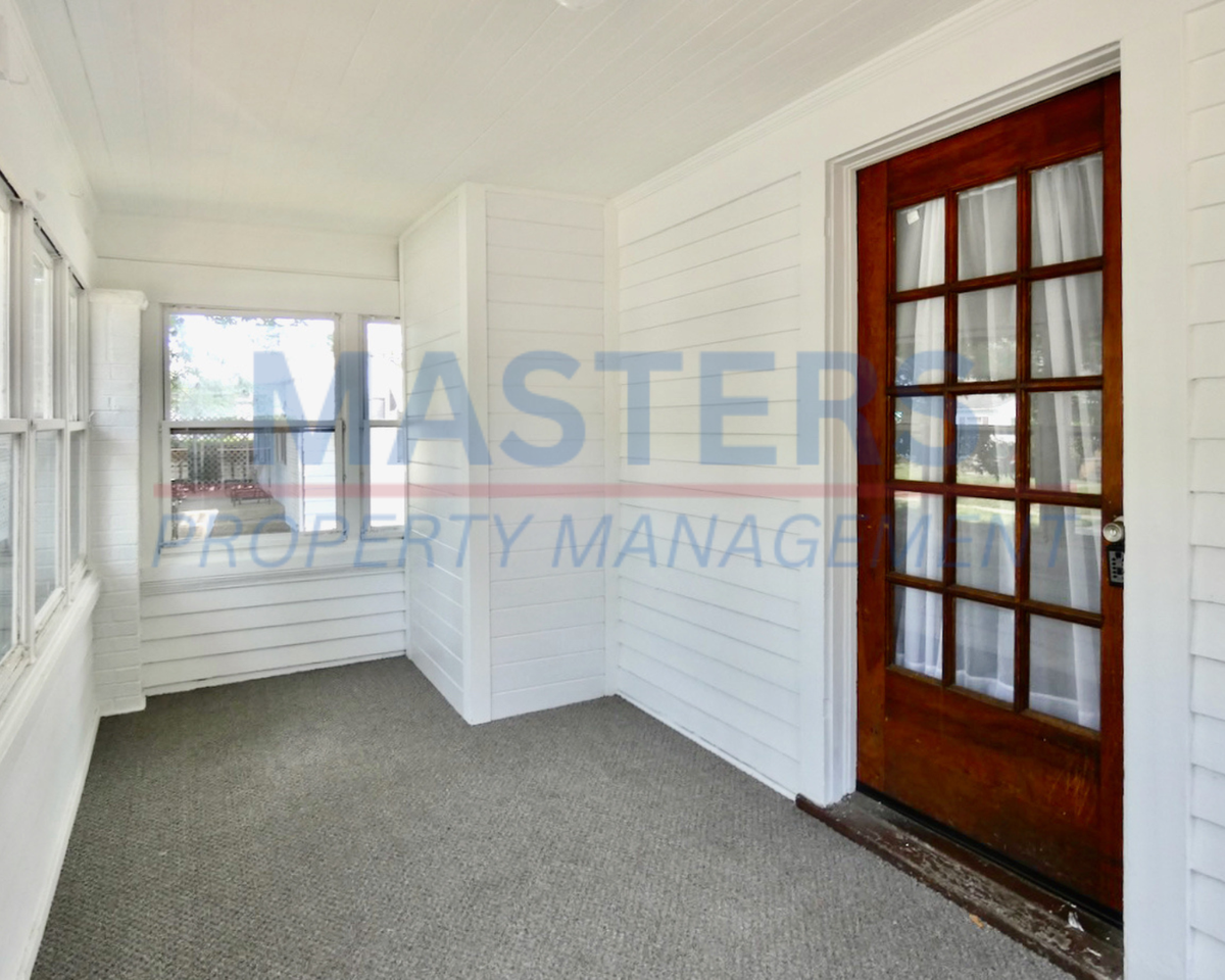 229 Van Buren Ave - Photo 2 of 28