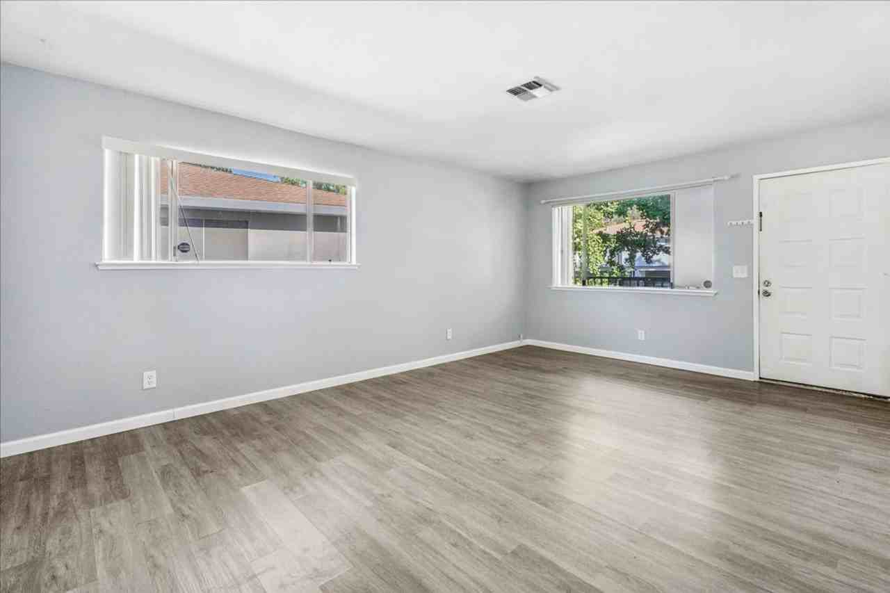4718 Hayford Way #4 - Photo 3 of 22
