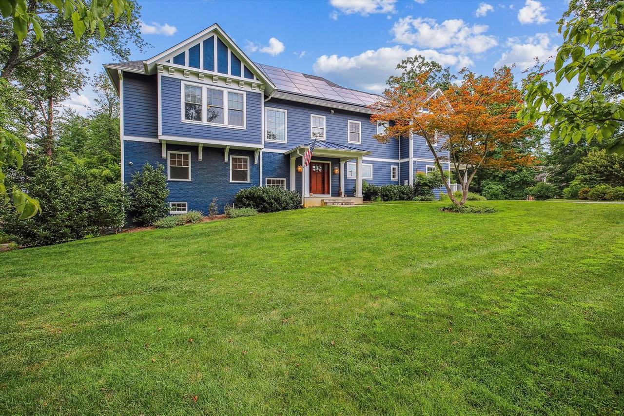 6301 Poindexter Ln - Photo 2 of 50