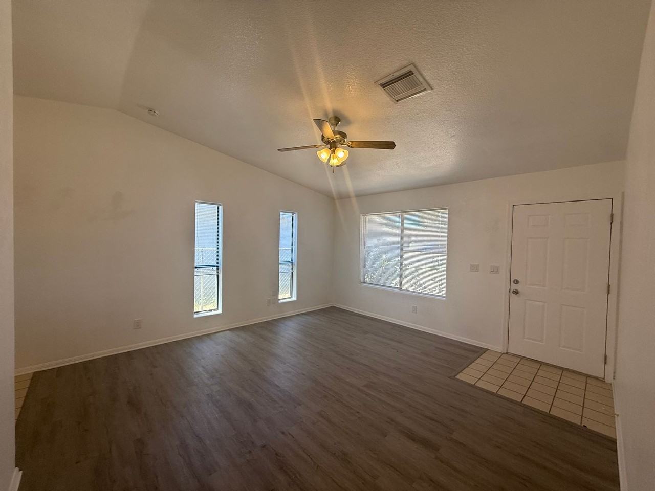 3736 N Roosevelt St - Photo 4 of 13