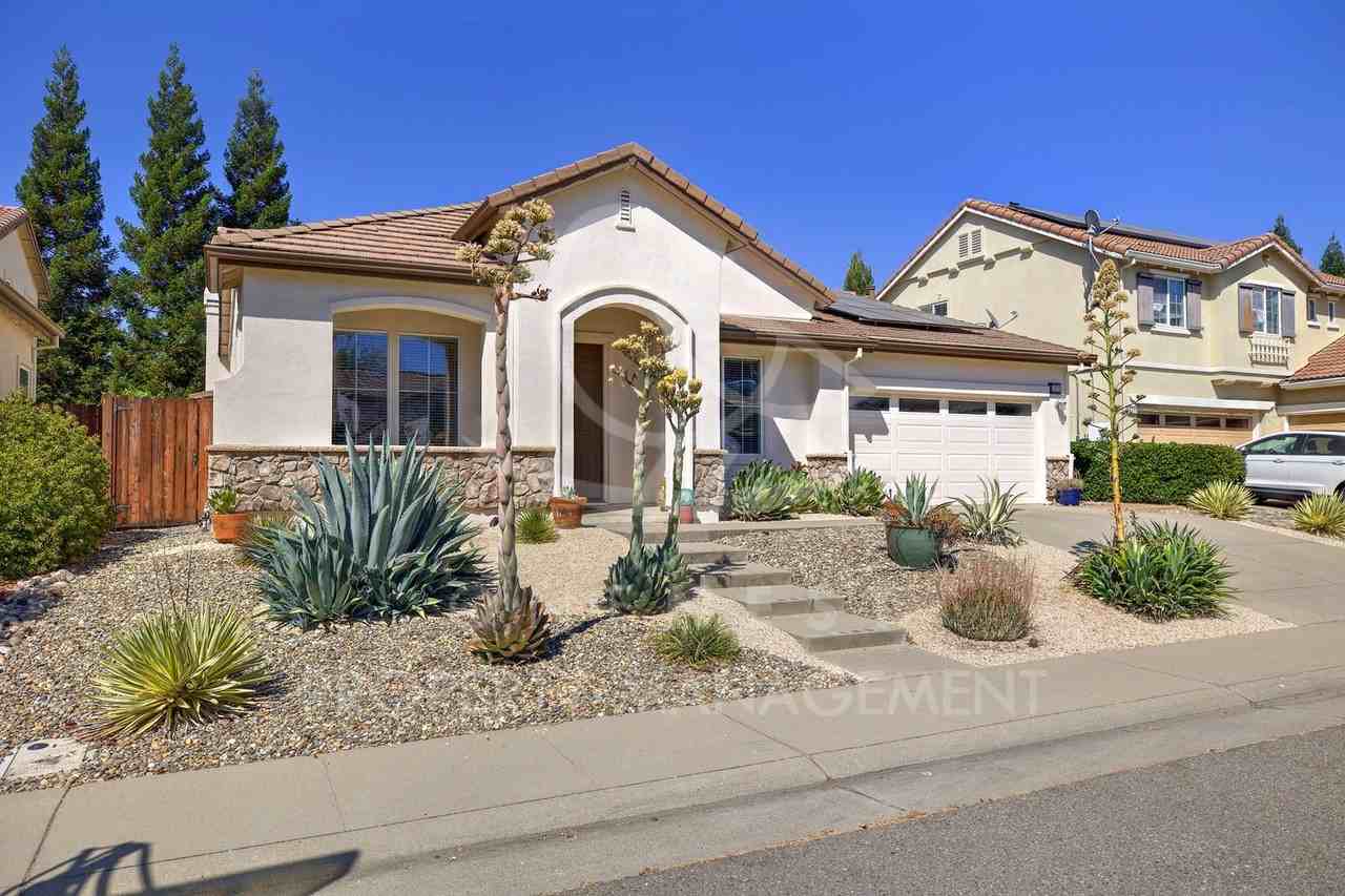 1424 Alder Creek Ct - Photo 2 of 32