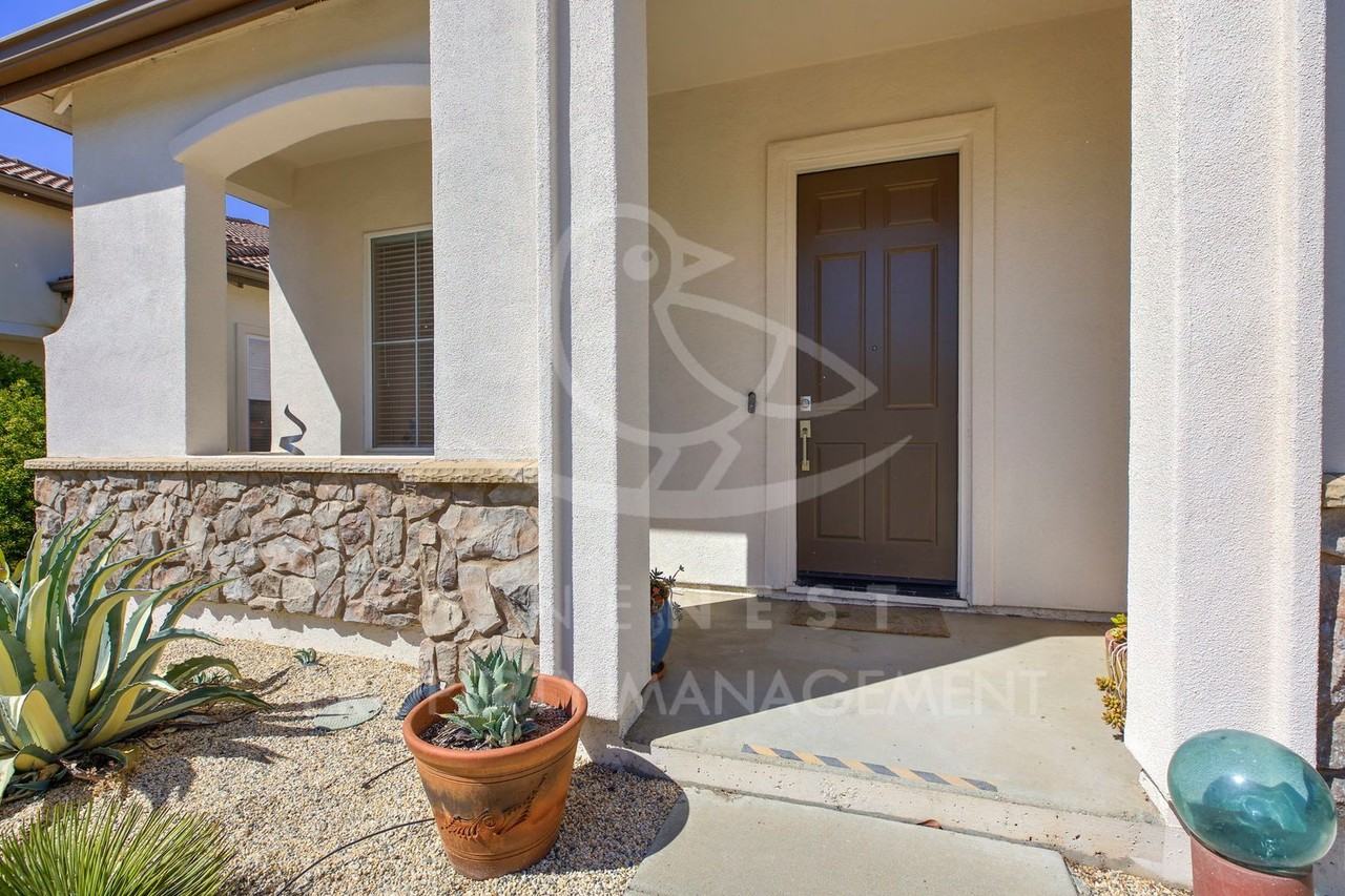 1424 Alder Creek Ct - Photo 3 of 32