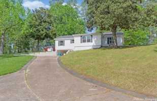 featured image of 5736 S Lakeshore Dr