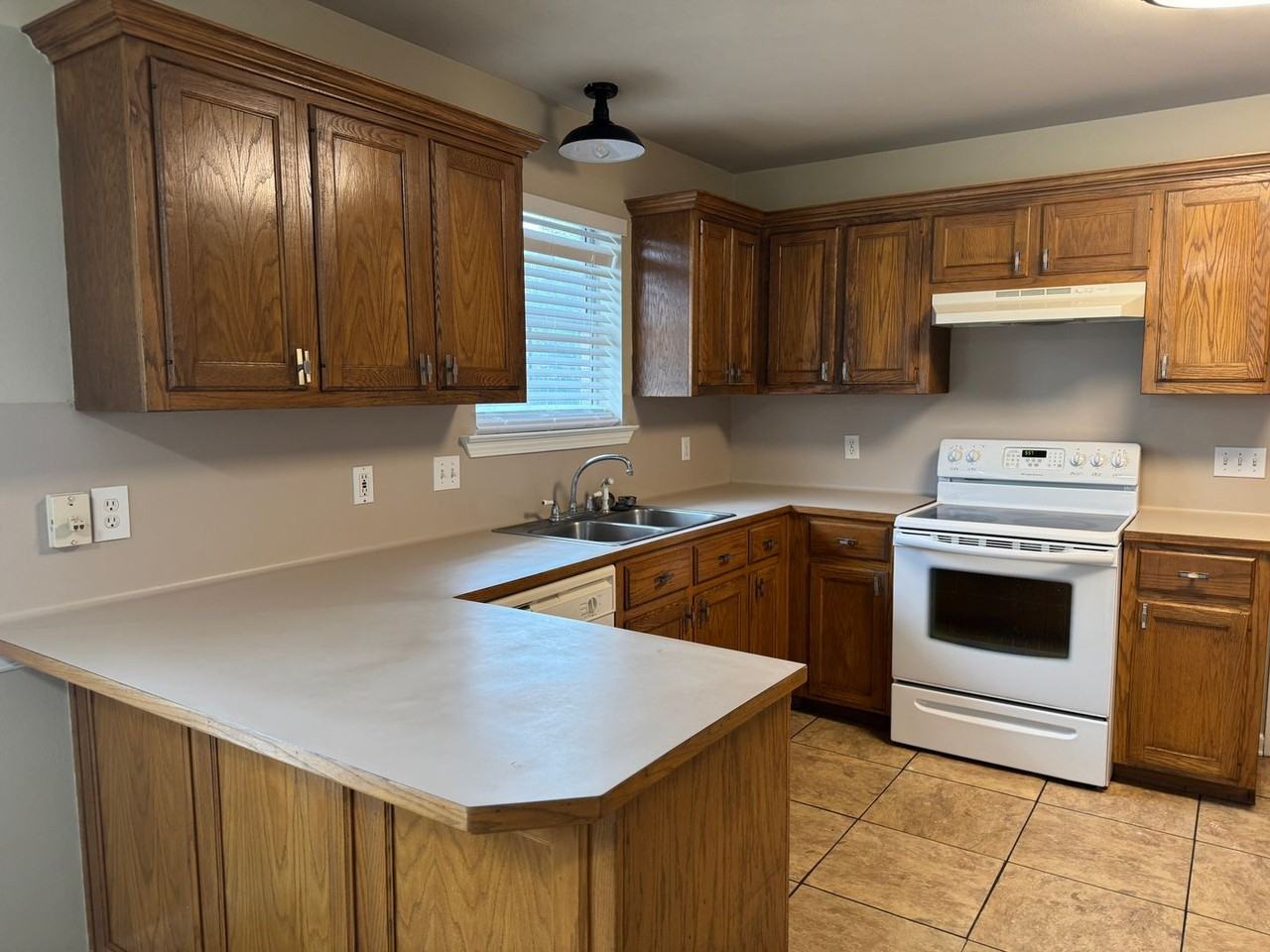 13669 Joseph St - Photo 2 of 11