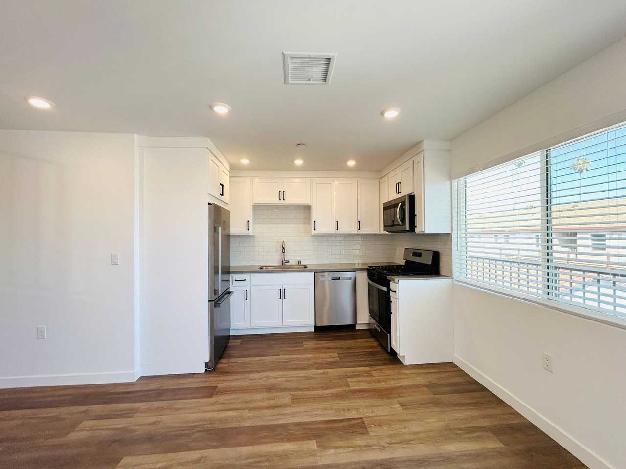 13037 San Fernando Rd - Photo 3 of 15