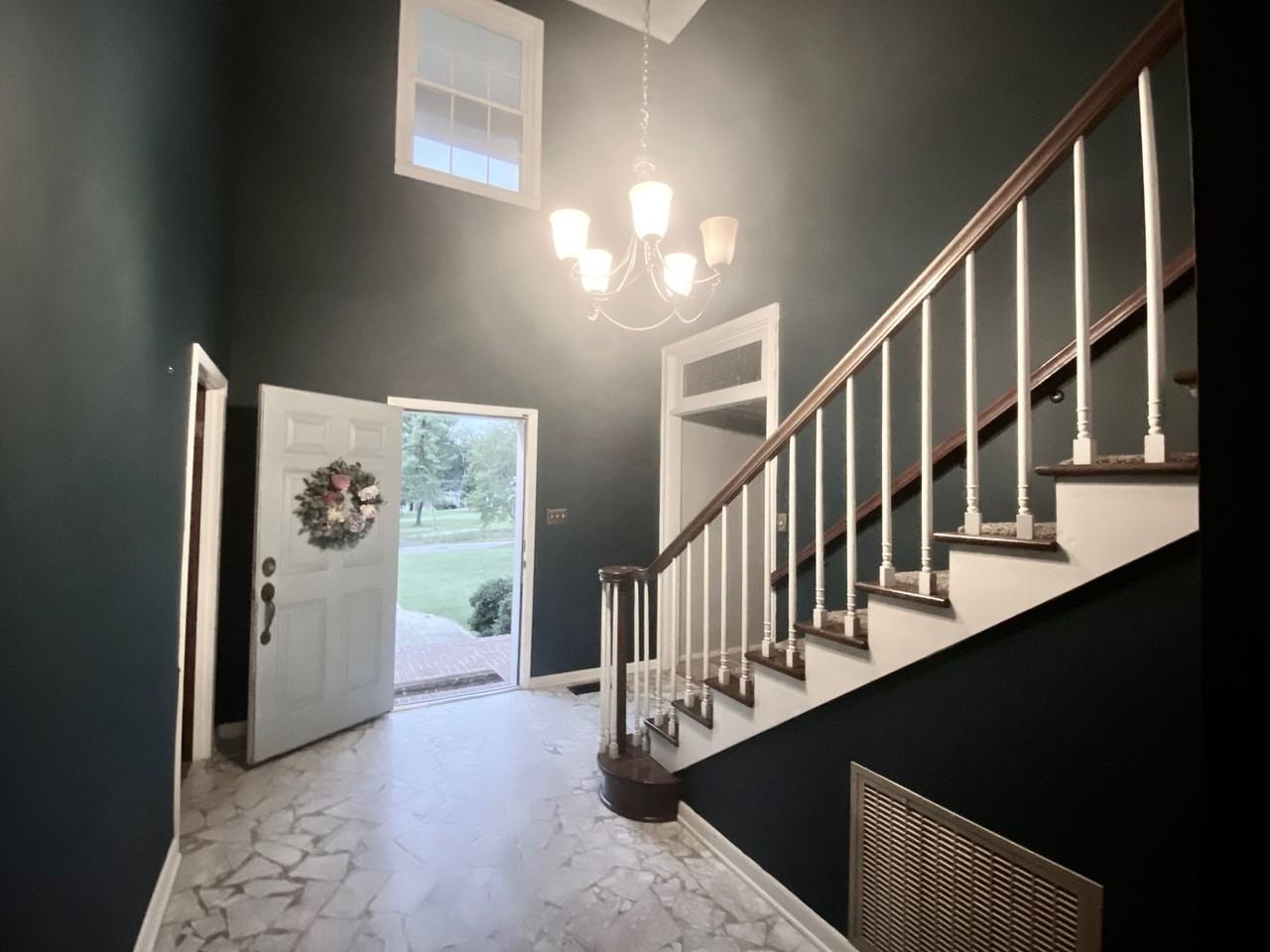 418 E Sheffield Rd - Photo 2 of 20