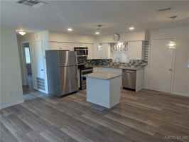 featured image of 3999 S Highlands Ave