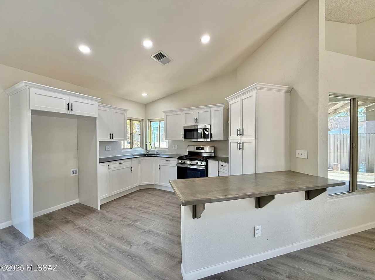 3438 W Avenida Del Pueblo #NA - Photo 2 of 19