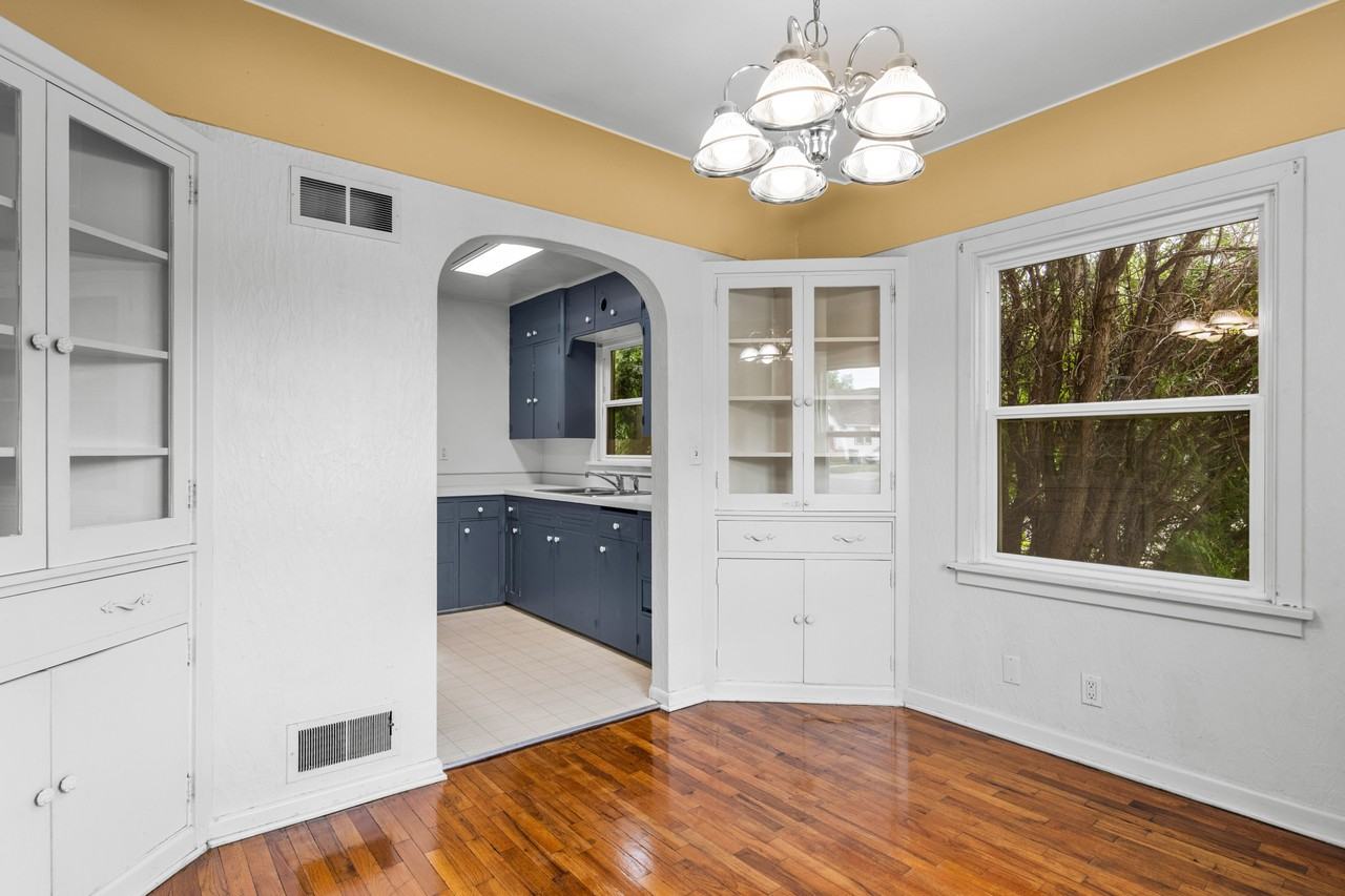 644 Avenue F #NA - Photo 5 of 18