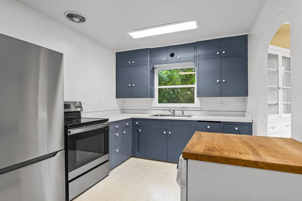 644 Avenue F #NA - Photo 7 of 18