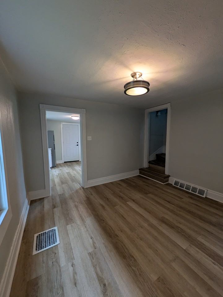 7526 Dickson St #NA - Photo 6 of 18