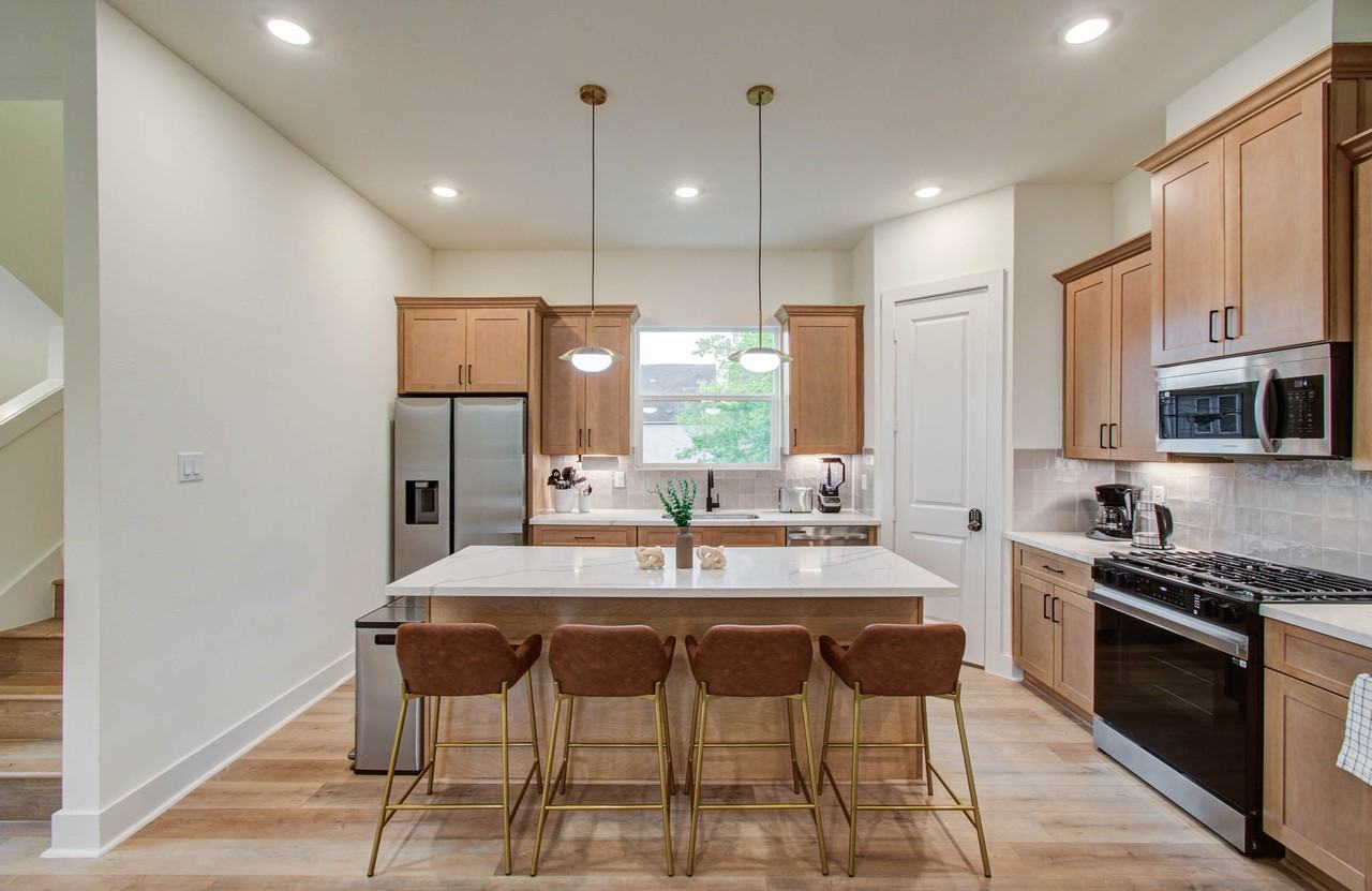 3311 Daphne St #3311 - Photo 4 of 37