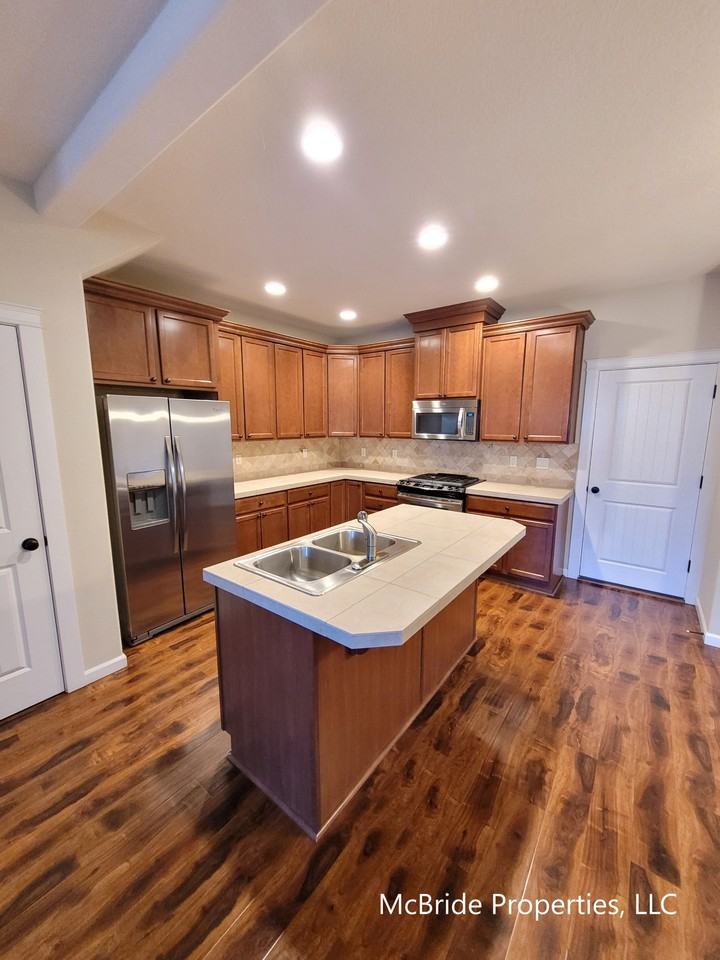 13988 Passage Pkwy #NA - Photo 3 of 11