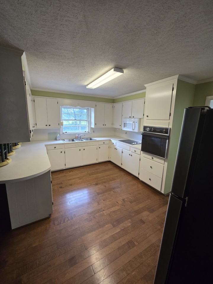 118 E Coleman Ave #NA - Photo 3 of 10