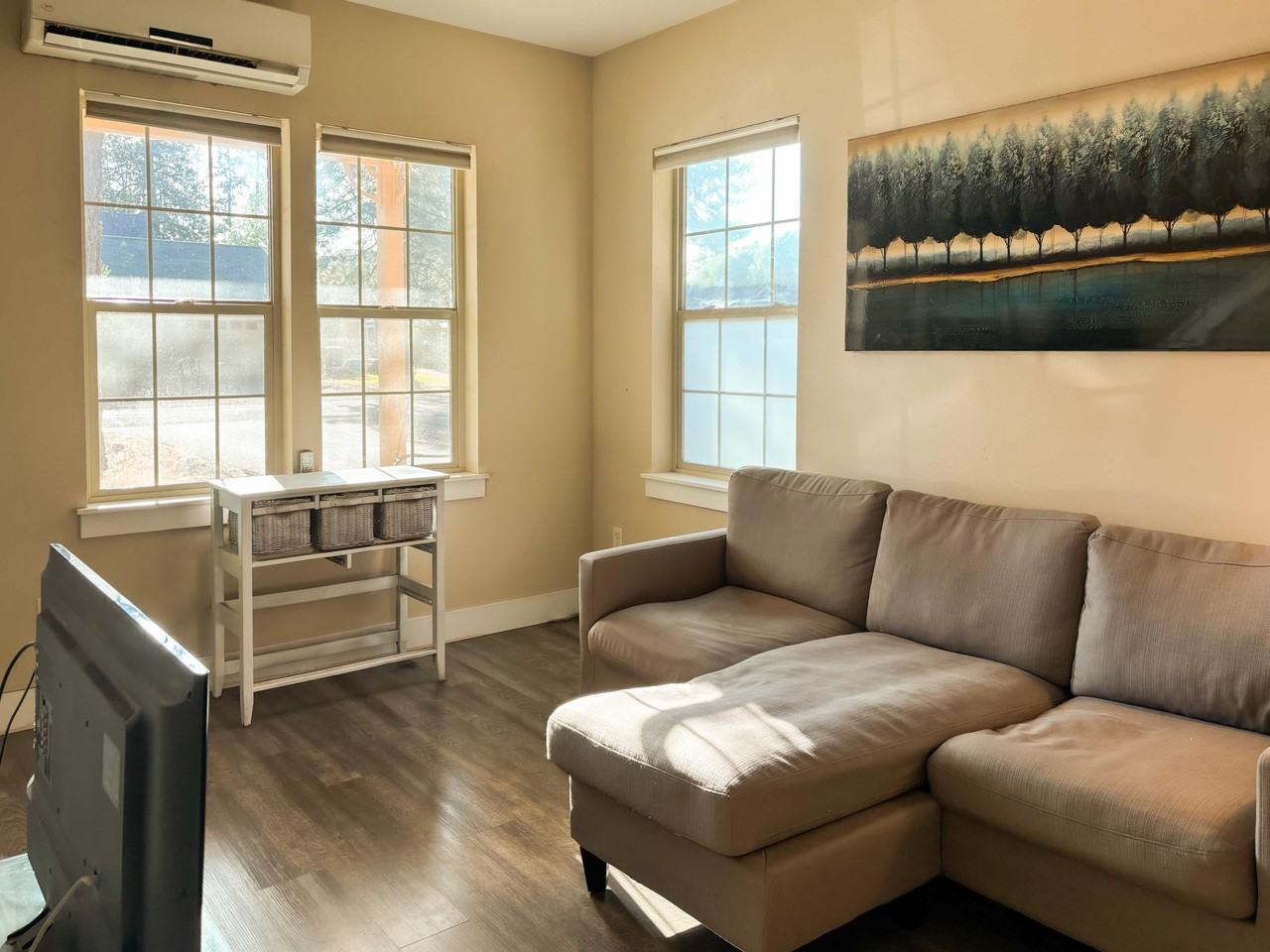 364 S Oak St #NA - Photo 2 of 10