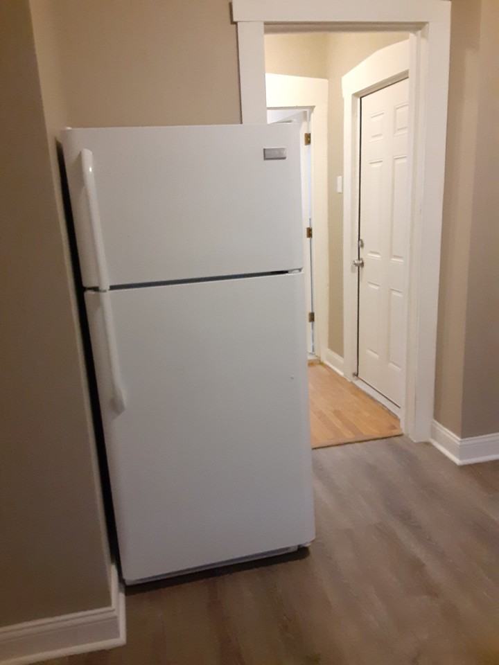 1118 W 90th St #2 - Photo 6 of 6