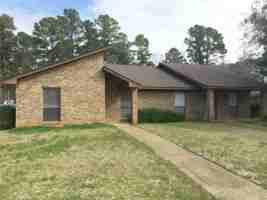 featured image of 404 Woodridge Cir