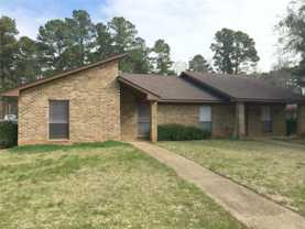 404 Woodridge Cir - Photo 1 of 1