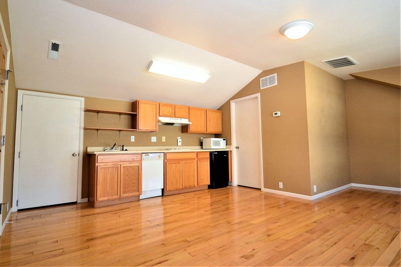 2404 St Paul Dr - Photo 2 of 6