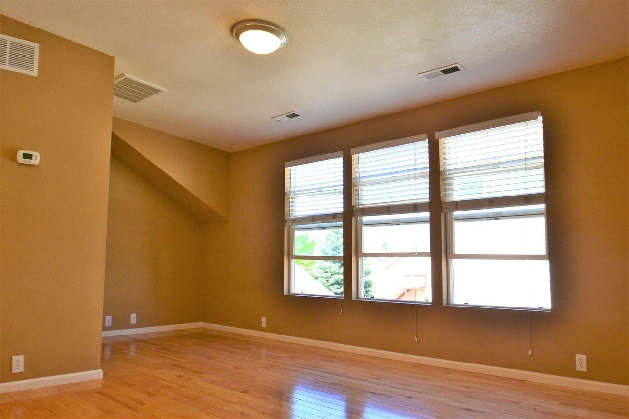 2404 St Paul Dr - Photo 3 of 6