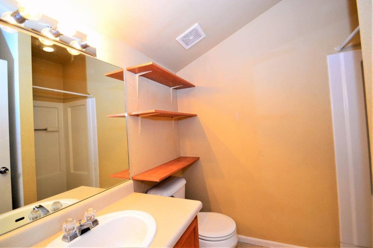 2404 St Paul Dr - Photo 4 of 6