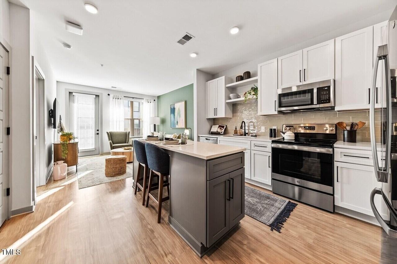 1950 Grisdale Ln #B3B - Photo 4 of 45